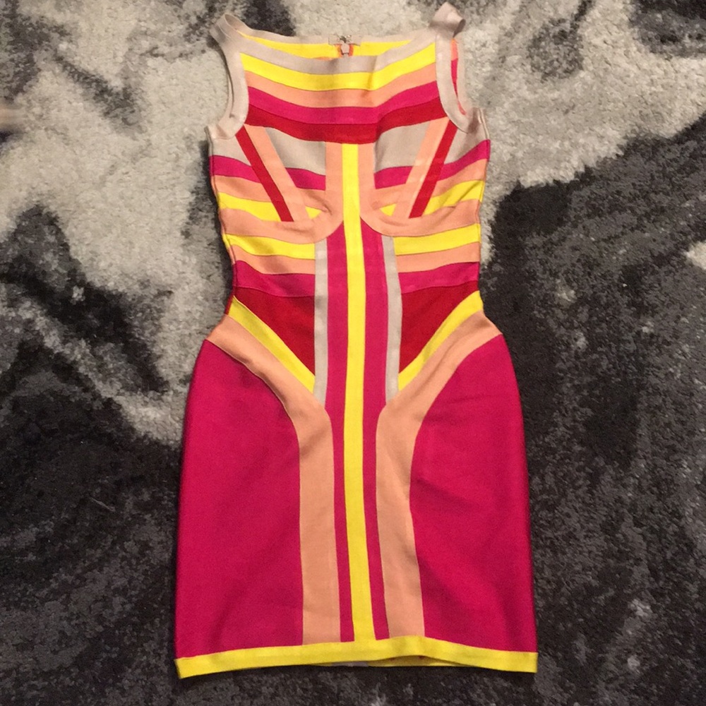 VTG Style 90’s Geometric Babe Bodycon 💕